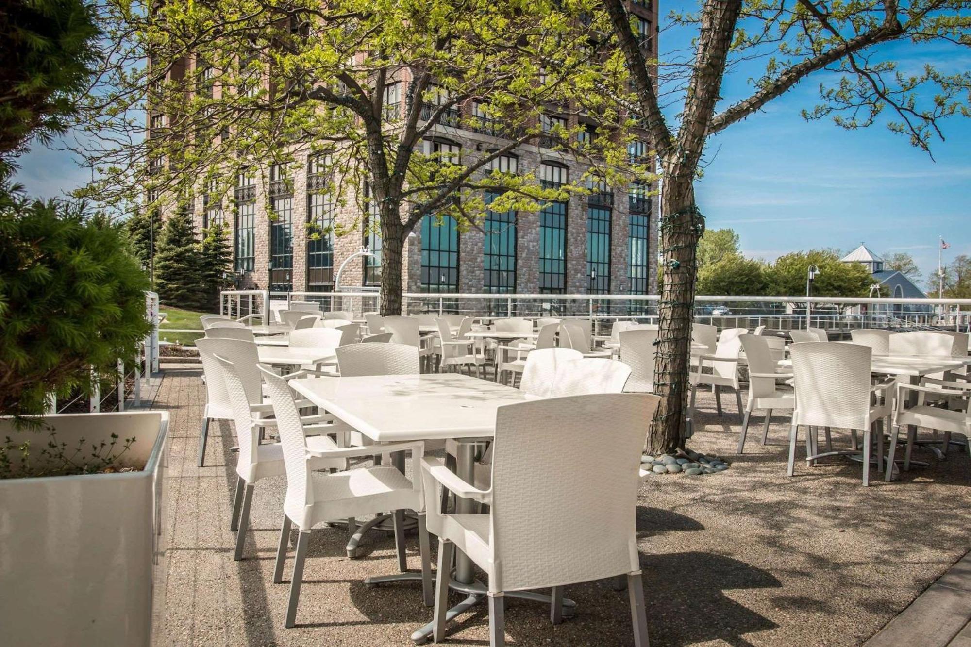 Shoreline Inn & Conference Center, Ascend Hotel Collection Muskegon Exterior photo