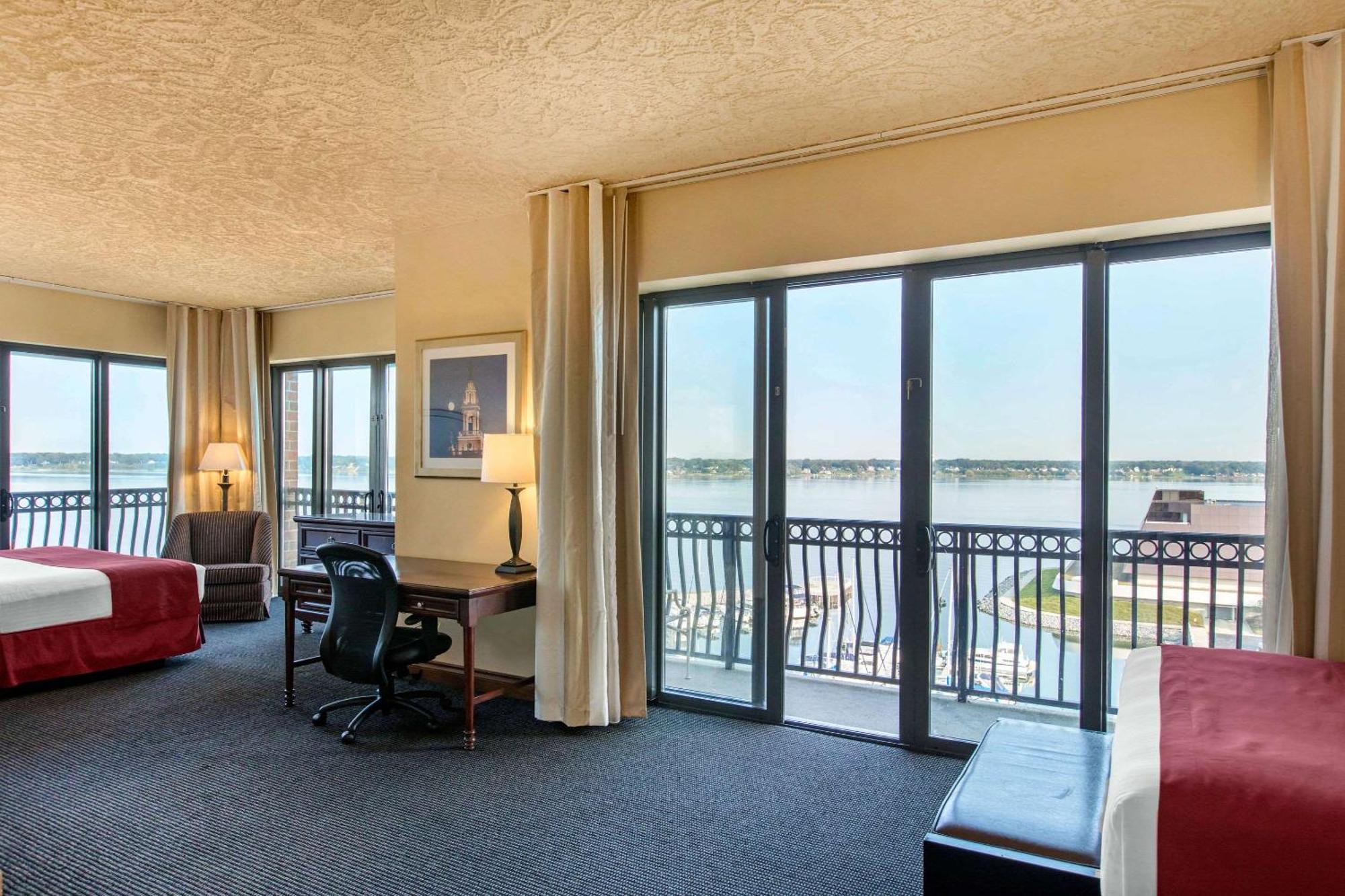 Shoreline Inn & Conference Center, Ascend Hotel Collection Muskegon Exterior photo