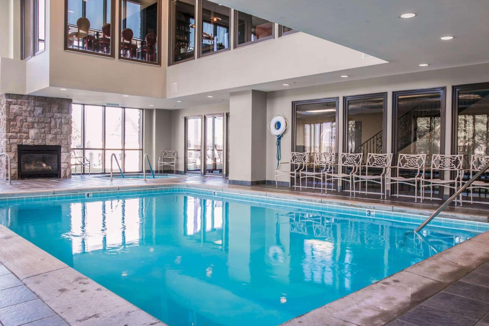 Shoreline Inn & Conference Center, Ascend Hotel Collection Muskegon Exterior photo
